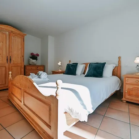 Apartment Ruga House In 4